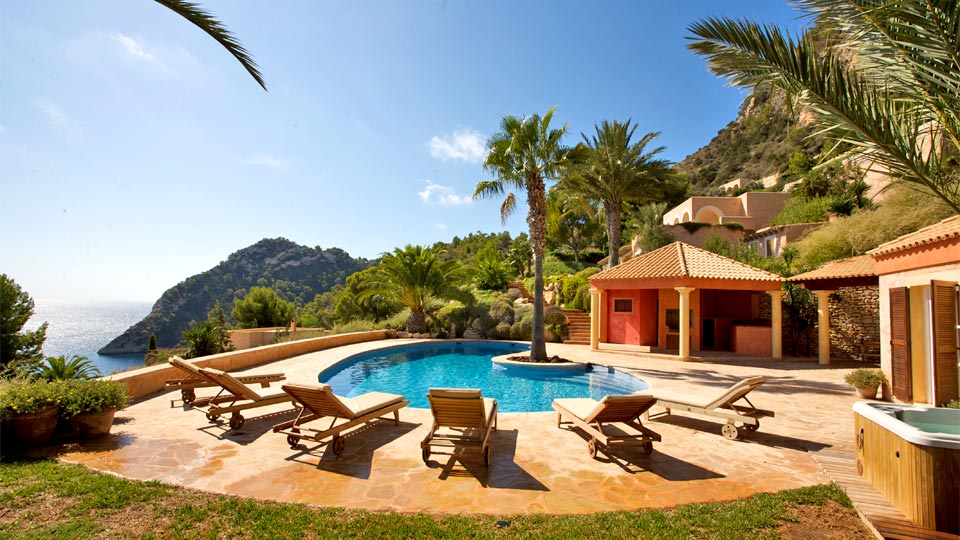 Luxury villa rentals in Ibiza by Villanovo
